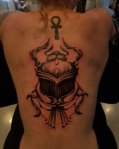 Tatt2Q tattoo op rug